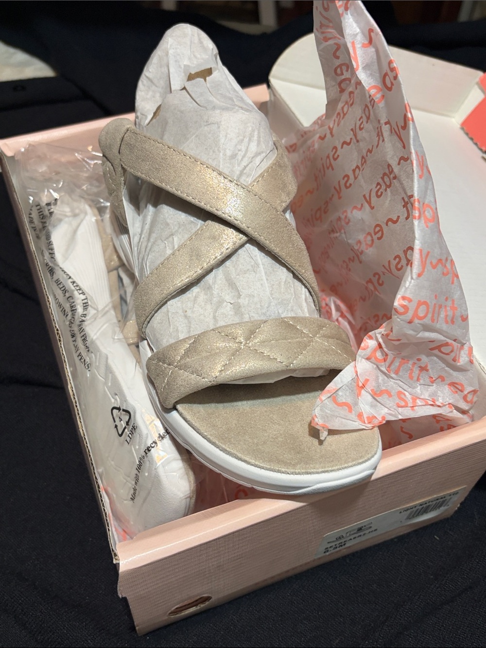 NIB Easy Spirit Treasur 2 Beige Wedge Sandals Quilted Strap Sz 6.5 New In Box